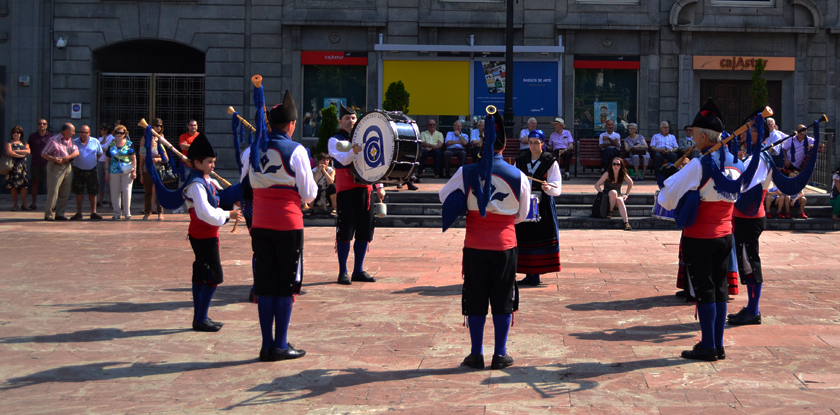 Asturian Pipes and drums