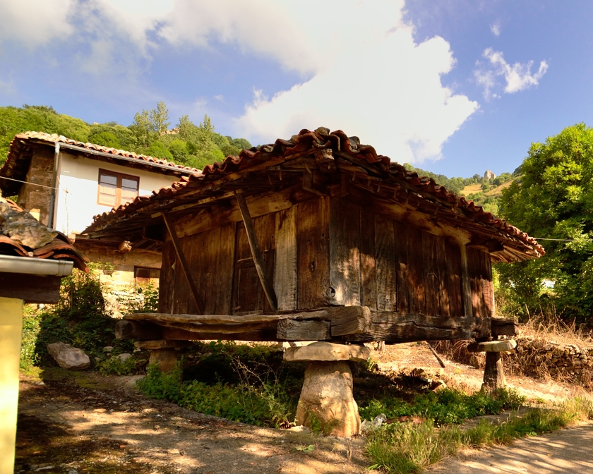 Traditional Asturian raised storage shed: Horreo