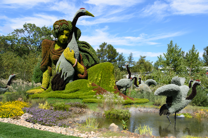 Mosaicculture Lady and the Cranes